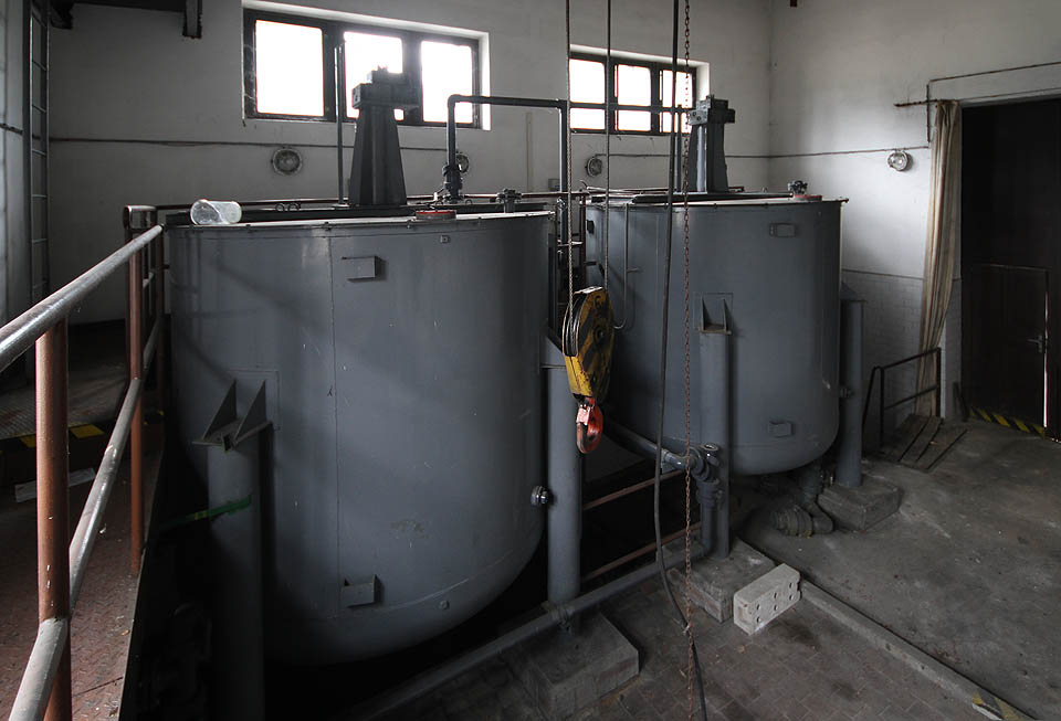 V přípravně pomocného flokulantu se skladovalo práškové aktivní uhlí používané pro adsorpci znečišťujících látek.