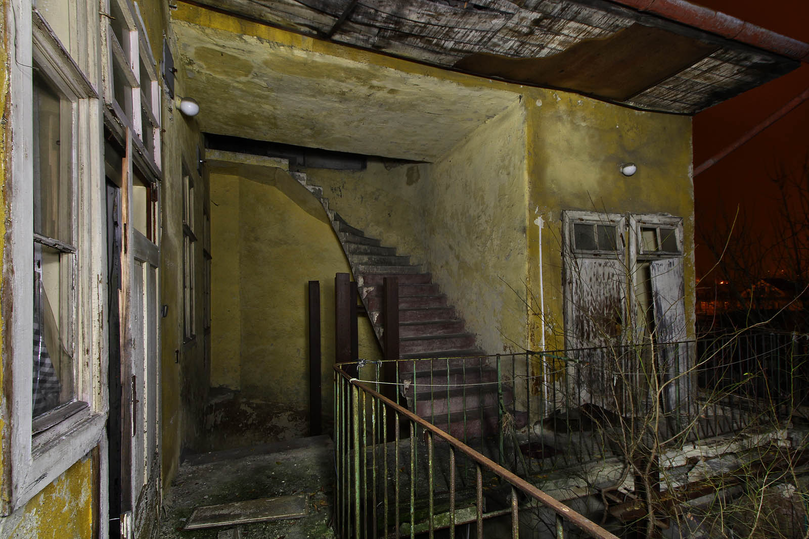 Totéž místo zachycené s jinou technikou nasvícení. Je dotud výhled na uličky starého Králova Pole a taky do historie Brna.