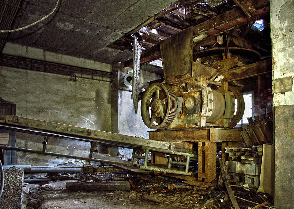 Pokud byla pec srdcem cihelny, jejím žaludkem musíme nazvat olbřímí kolový mlýn sloužící k přípravě směsi na výrobu cihel.