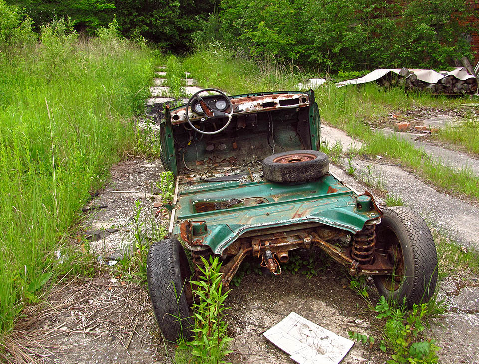 Podle našeho místního průvodce, byl Wartburg jedním z posledních osobních aut se samostatným podvozkem - a tedy ideálním předpokladem pro výrobu buginy.