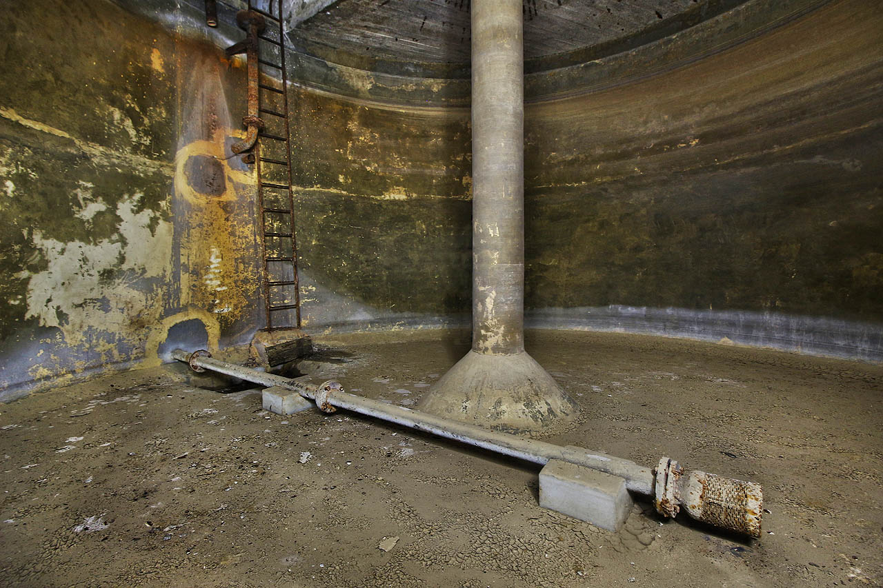 Sací koš dolní, vypouštěcí roury je vypitý jak brus (řečeno s Bédou z Kouře).