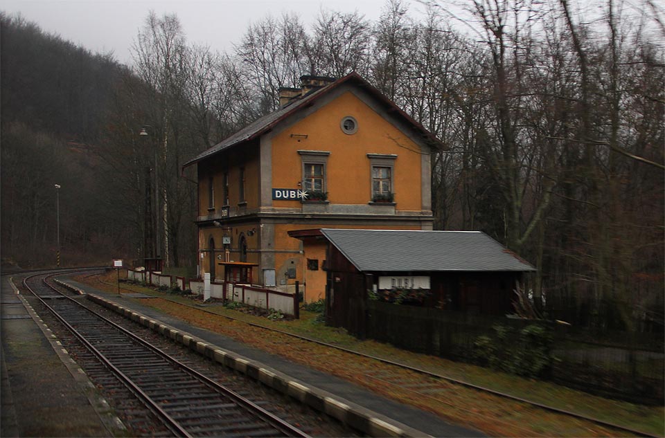 Mlžné prosincové ráno roku 2014 v horské stanici Dubí.