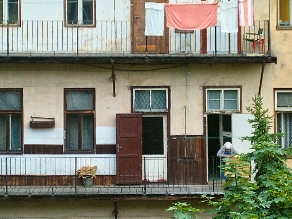 Tato paní byla poslední obyvatelkou domu, která u Švábů zůstávala i několik týdnů po tom, co všichni ostatní odešli. Zajímalo by mě, kde je jí konec.