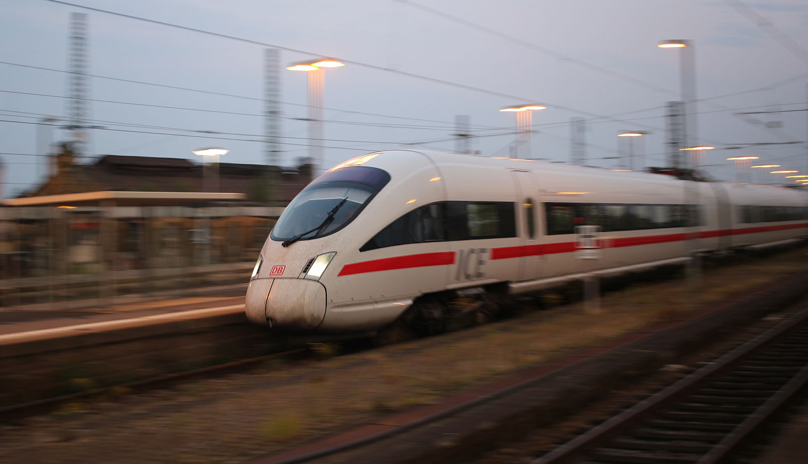 Jednotky ICE brázdí už desítky let celé Německo, zastavujíce v desítkách velkých měst, Halle nevyjímaje.