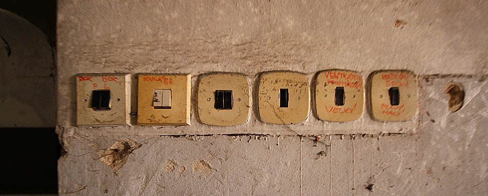 Poslední rekonstrukce tu proběhla za socializmu. Vypínače z 60. let 20. století kontrastují s německým slohem z konce století předcházejícícho.