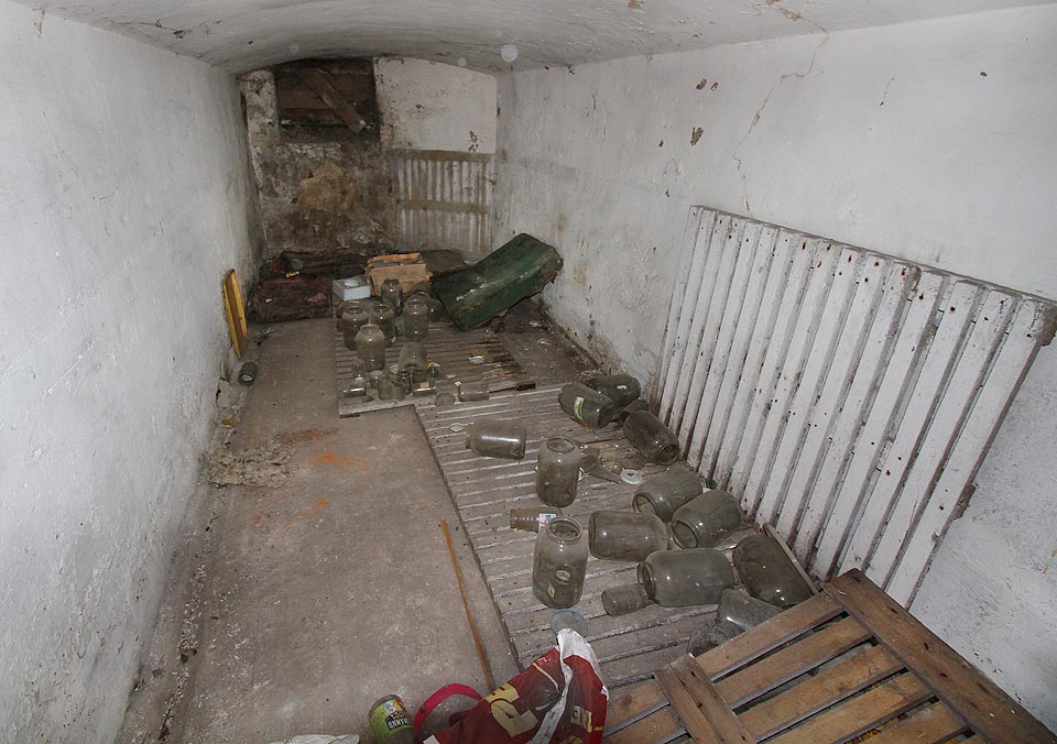 Chodbička pod náměstí sloužila nejspíš k zásobování uhlím.