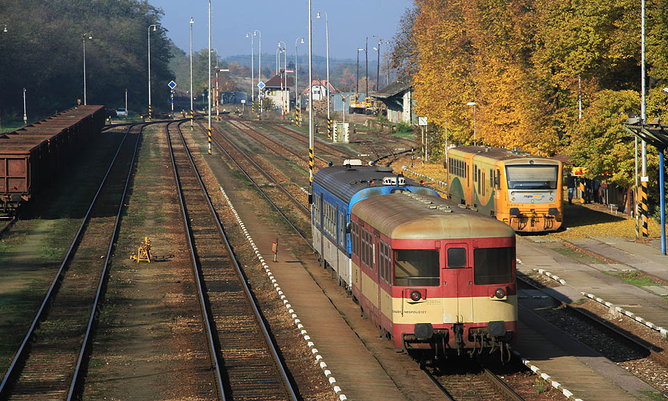 I v roce 2015 zdobila stanici mechanická návěstidla několika typů.
