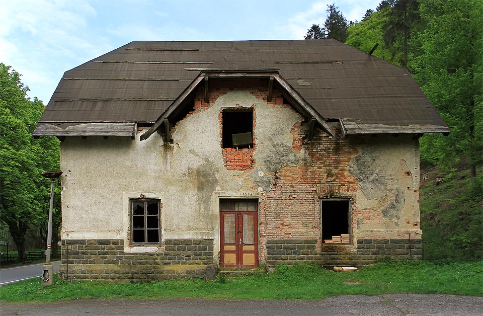 Bývalá restaurace v Jánských Koupelích.