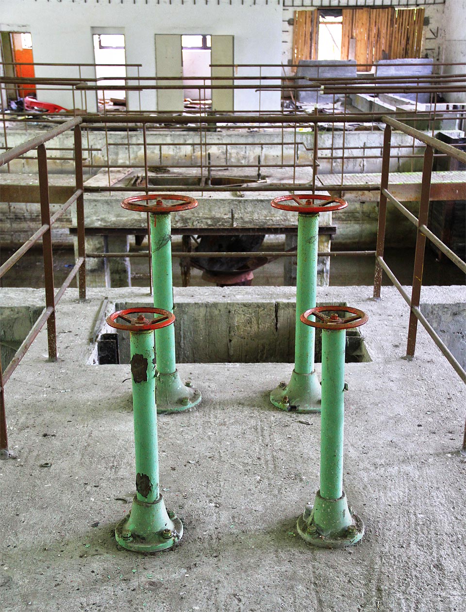 Kdo se zasní, může si v čistírně na chvíli připadat jako na velitelské palubě Nautila.