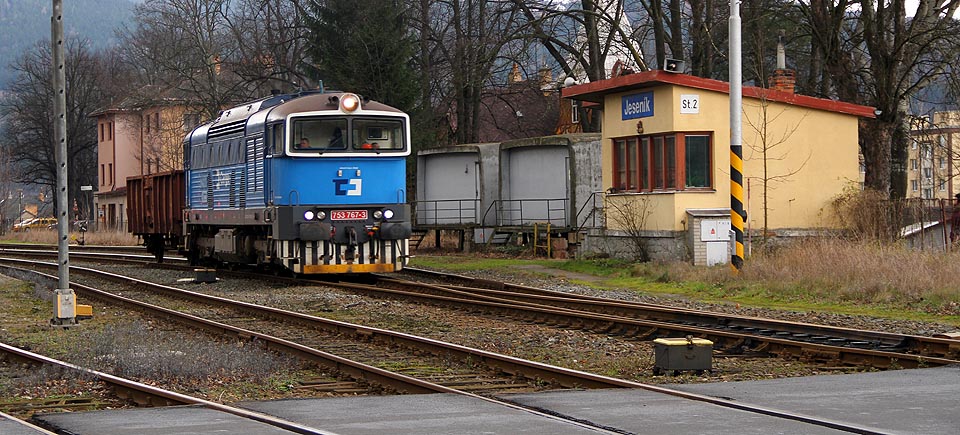 Stavědlo 2 a přejezd s ulicemi Puškinovou a Priessnitzovou.