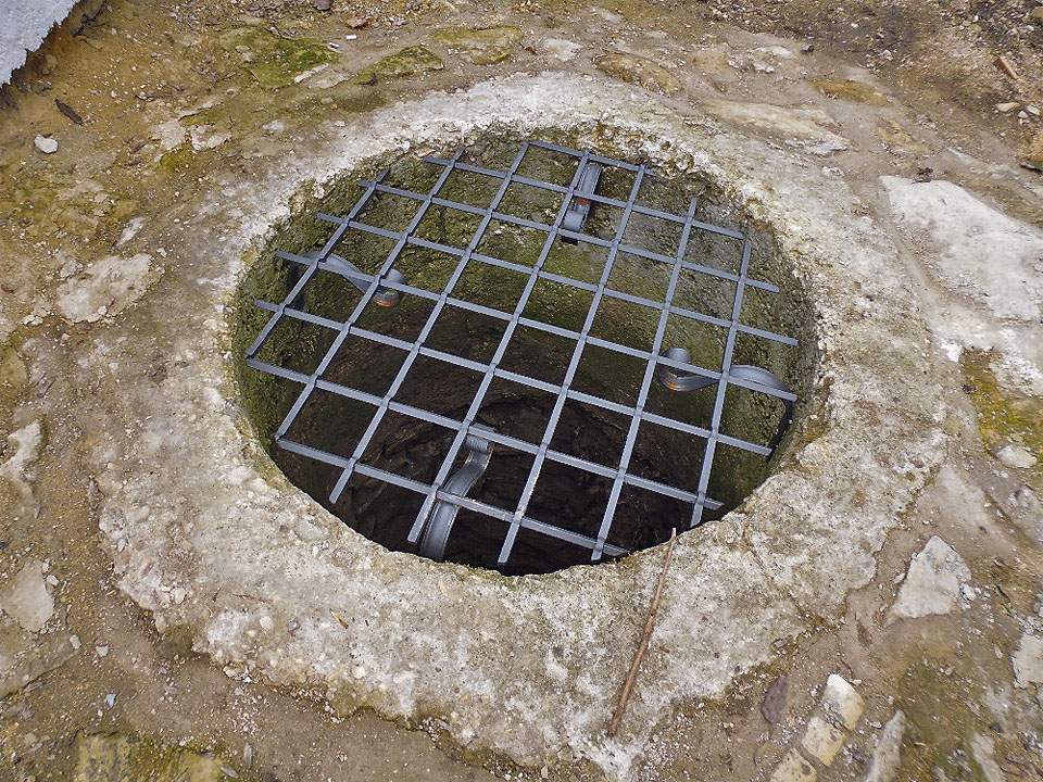 Při rekonstrukci byla objevena také studna, jejíž dno klesá až pod hladinu řeky Svitavy.
