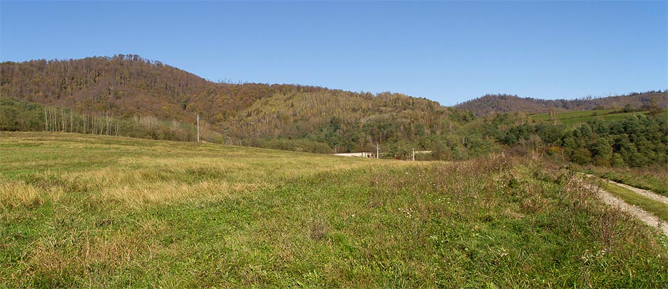 Koprášský viadukt nad obcemi Kopráš, Magnezitovce a Mníšany.