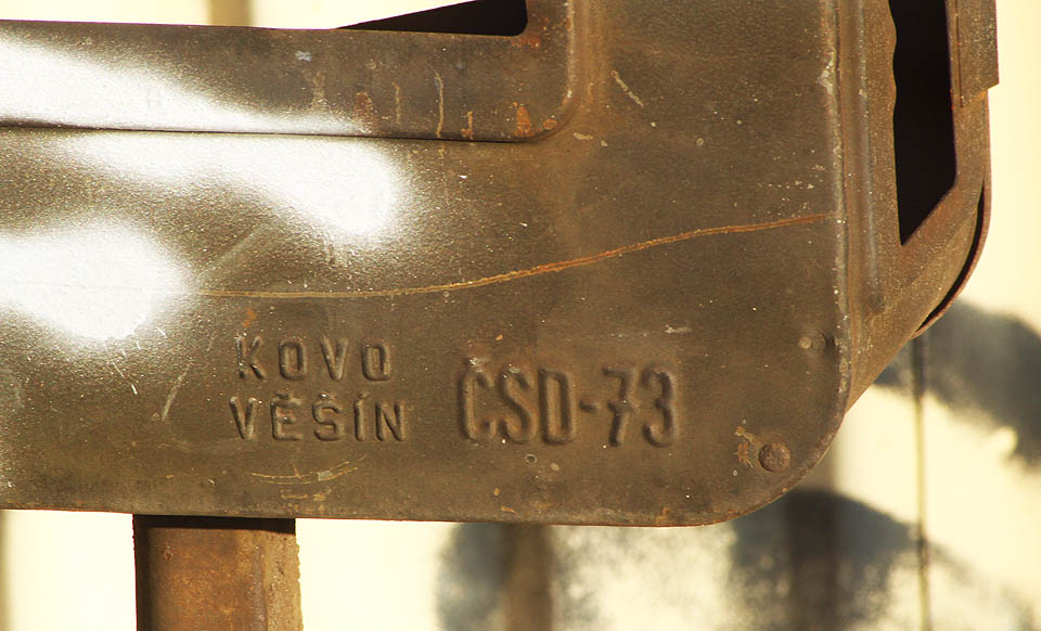 V roce 1973 dodávala návěstidla na výhybky pro celé Československo společnost Kovo z obce Věšín na Příbramsku. Společnost prosperuje dodnes.