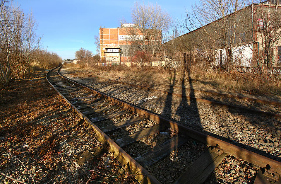 Místo odbočení vlečky do Montursdepa z dnešní koleje č. 105 obvodu staré nádraží stanice Brno-Královo Pole.