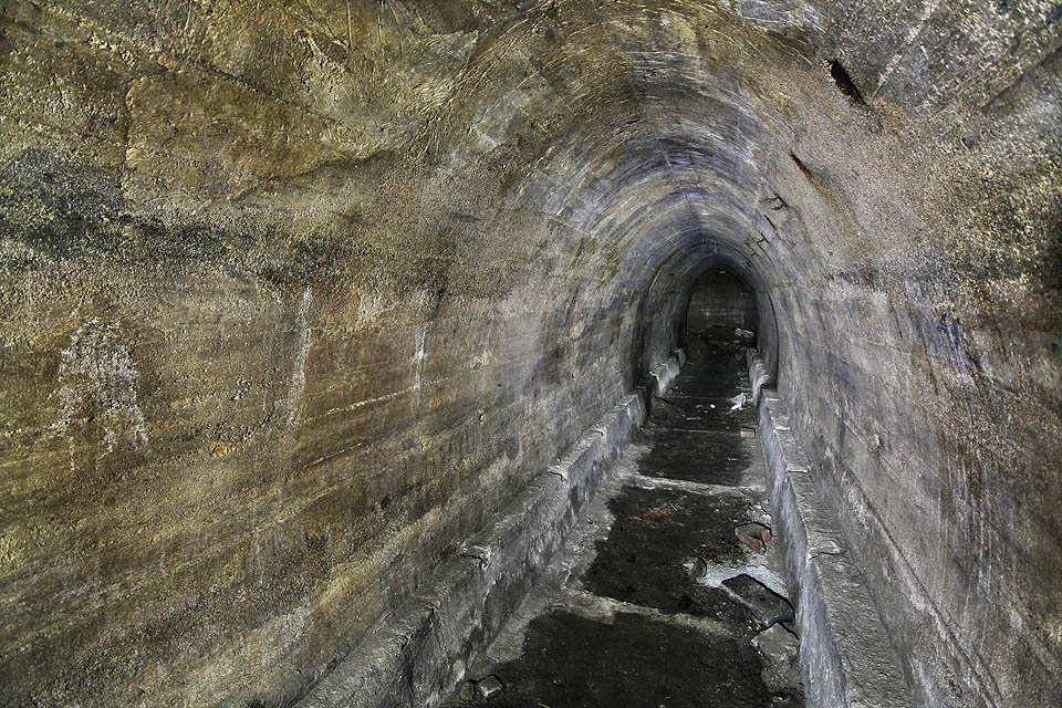 V roce 2016 využili kamarádi ze Sdružení přátel Jaroslava Foglara prostory krytu k umístění desátého stanoviště ve městské hře Stínadla tudy.