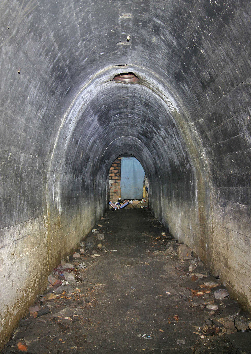 Kryt před nádražím v Horním Růžodole