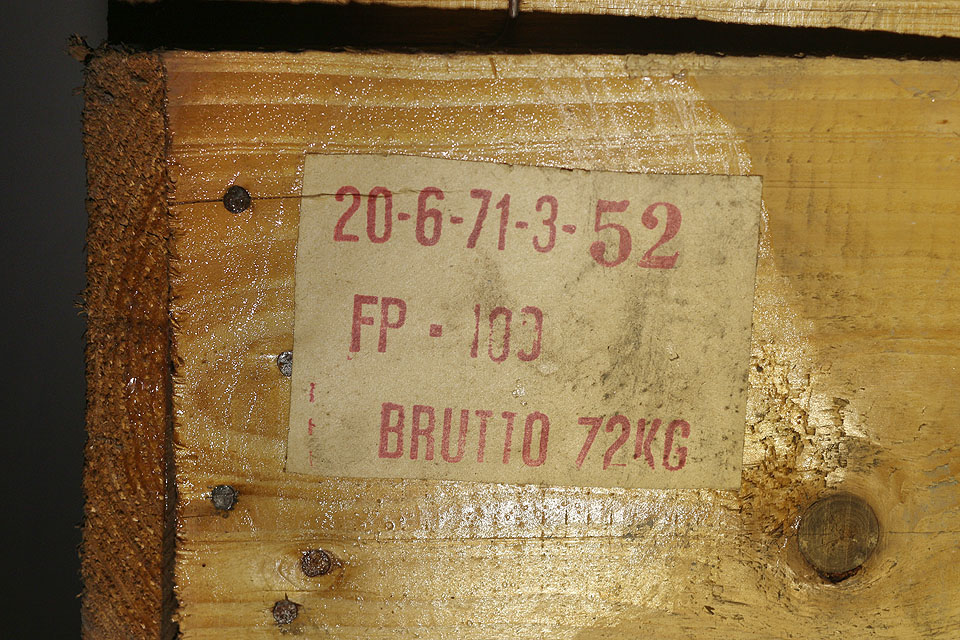 Jeden filtr FP-100 (zkratka znamená filtr prachový s kapacitou 100 m3/h) váží i s přepravní bednou úctyhodných 72 kg. Jeden filtr FP-100 (zkratka znamená filtr prachový s kapacitou 100 m3/h) váží i s přepravní bednou úctyhodných 72 kg.