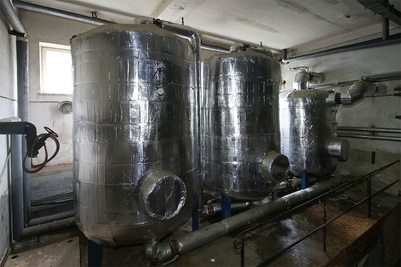 Krása rozkladu má tisíc podob. Může být třeba zabalená do stříbra.