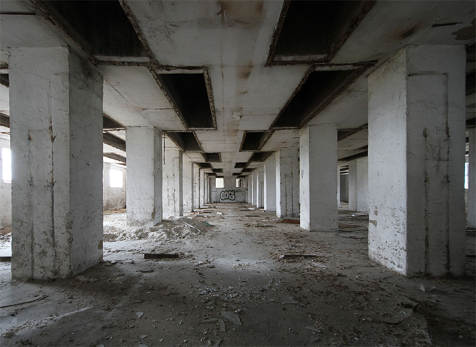 Místy lze narazit i na poměrně velké hromady namleté mouky. Až přijdou zlé časy, možná jí ještě Košičané vezmou zavděk.