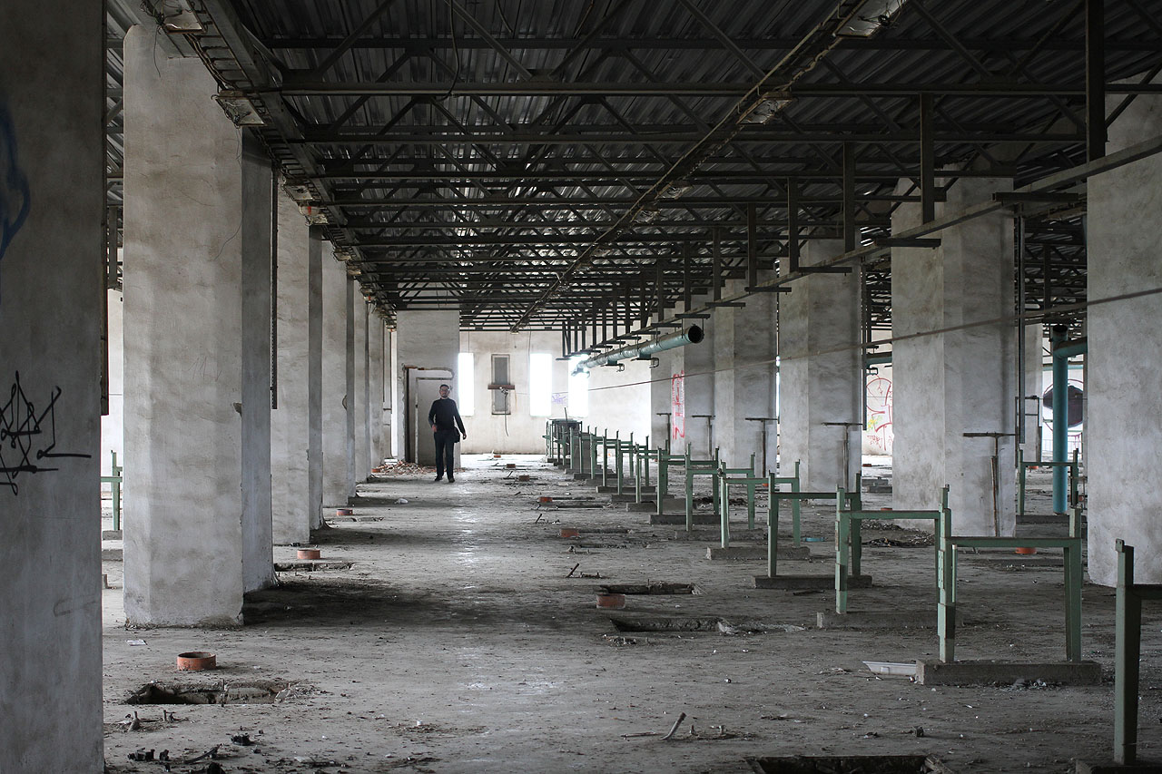 Na závěr několik pohledů do nejvyšších pater. Zde otvory do válcových zásobníků sila.