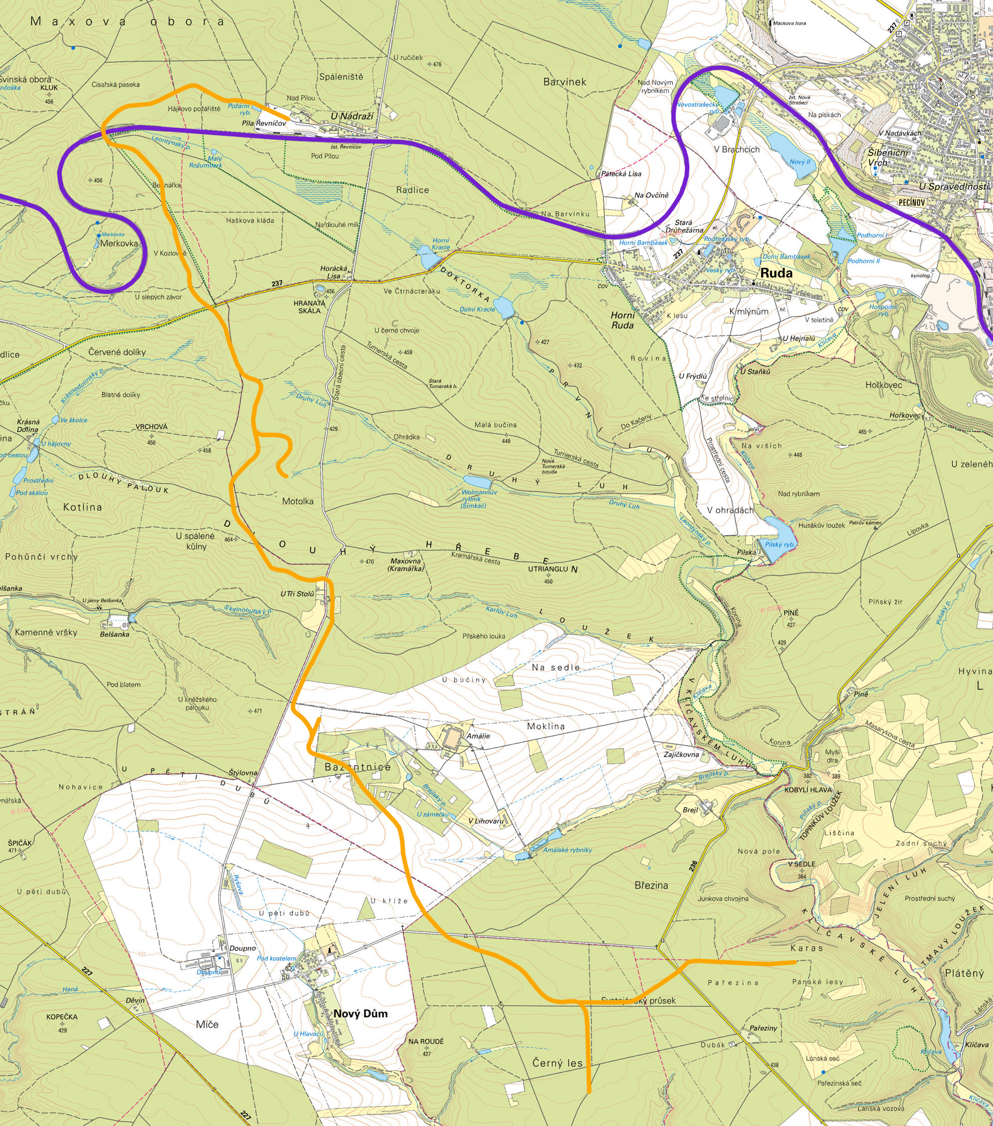 Předpokládaná trasa drážky v době jejího maximálního rozsahu. Zakreslení do mapky je založeno na terénním pozorování, historických leteckých snímcích z doby po zrušení drážky a mapkách v níže uvedených pramenech (kde jsou ovšem některé části drážky zakresleny nesprávně).