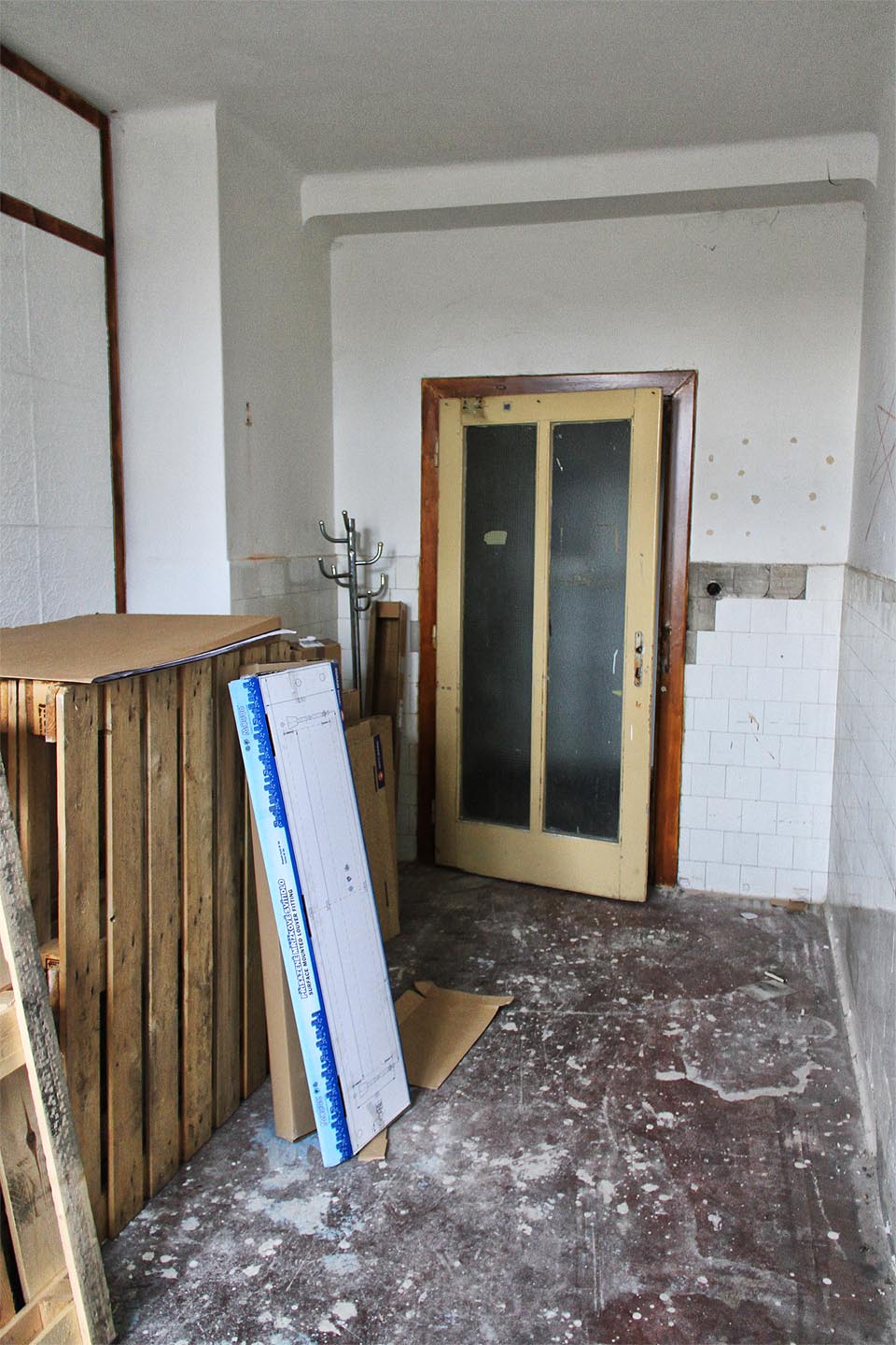 Řada kanceláří je v roce 2015 opuštěných a ve zuboženém stavu.