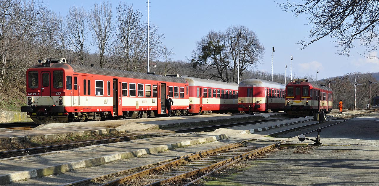 Vozidla řad 842 a 050 patřila v 1. desetiletí 20. století ke každodenní klasice.