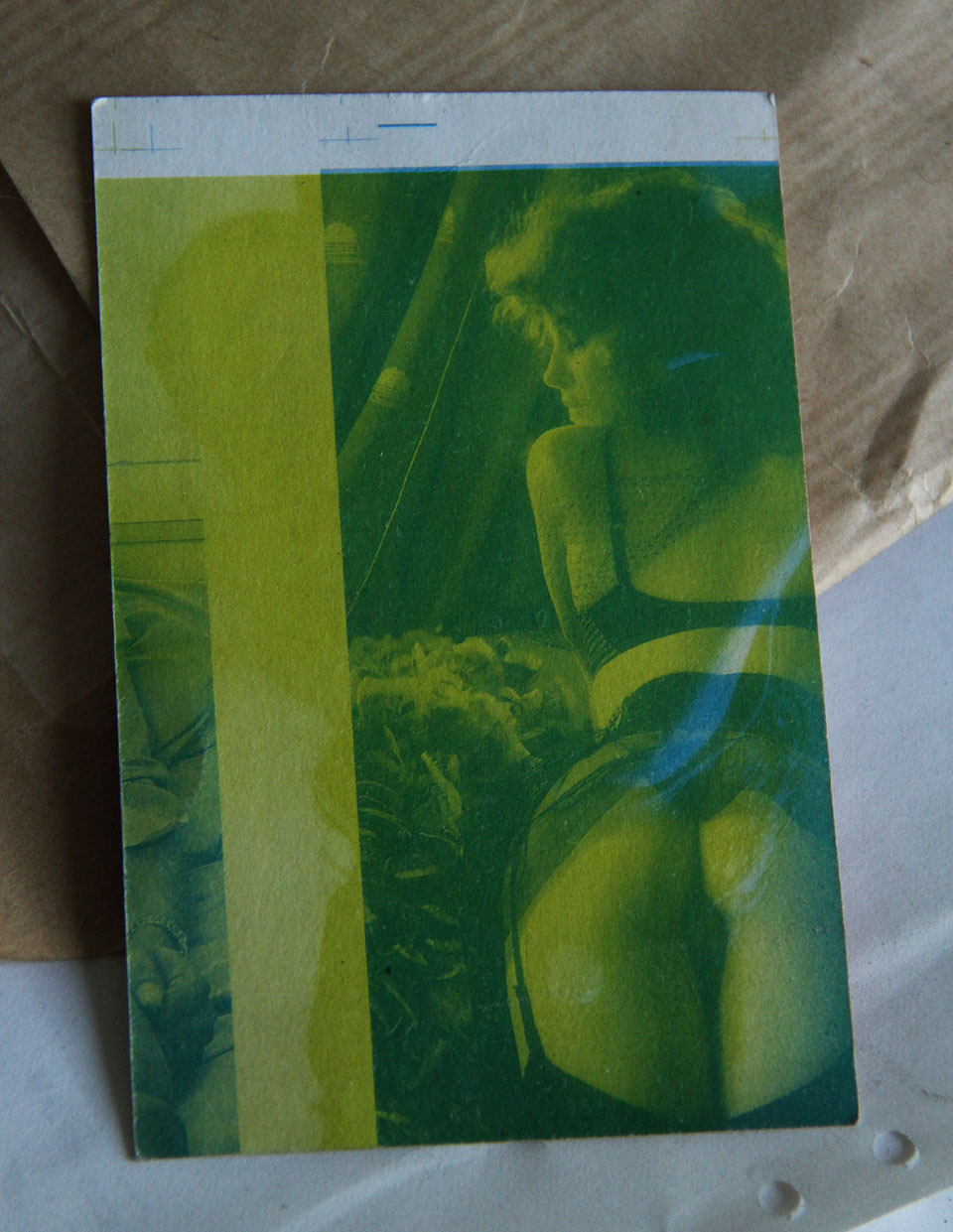 I kdyby měl být miniaturní, dvoubarevný a ještě špatně oříznutý. I kdyby měl být miniaturní, dvoubarevný a ještě špatně oříznutý.