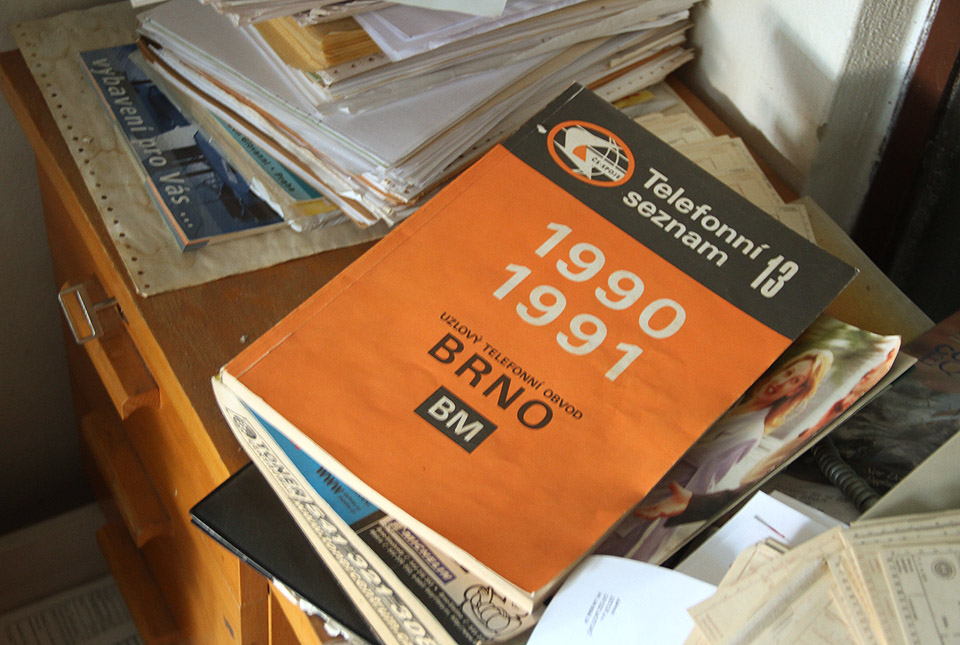 Telefonní seznam z roku 1990 nenásilně svědčí o tom, že výroba se v motorárně, která měla být pýchou socialistického průmyslu, rozjela až po jeho pádu. Telefonní seznam z roku 1990 nenásilně svědčí o tom, že výroba se v motorárně, která měla být pýchou socialistického průmyslu, rozjela až po jeho pádu.