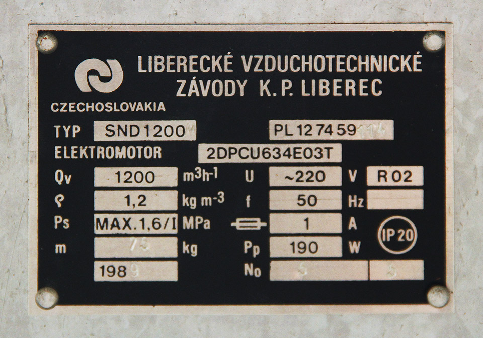 Rok výroby ventilátoru svědčí o tom, že motorárna nebyla zřejmě dokončena dříve než v roce 1989. Rok výroby ventilátoru svědčí o tom, že motorárna nebyla zřejmě dokončena dříve než v roce 1989.