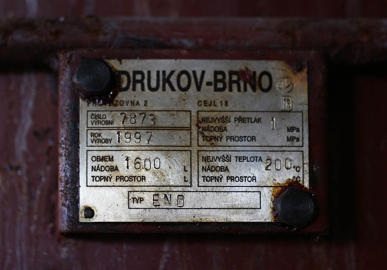 Vybavení kotelny je místní - brněnské. Tlaková expanzní nádoba pochází například z Cejlu.