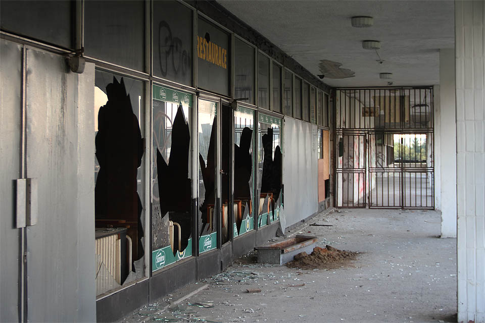 Tak se postarali obyvatelé Bystrce o svoji hospodu. Když rvačka, tak pořádná.