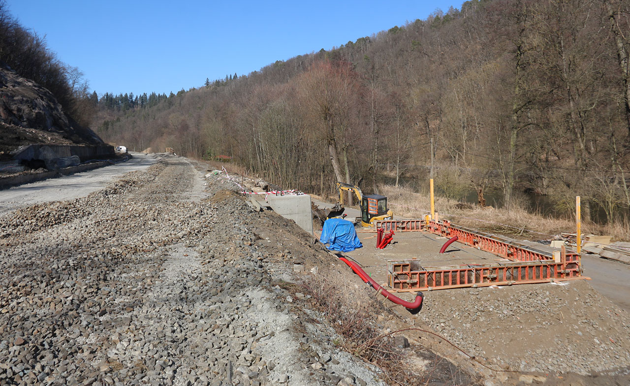 V březnu roku 2022 začala dostávat první obrysy budova odbočky umístěná přibližně v km 159,9 na místě zbouraného strážního domku.