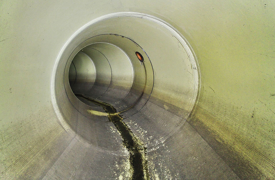 Vstup dop odlehčovací potrubí je možný díky laminátovému potrubí o průměru 2 m.