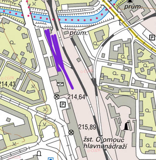 Na dvou stech metrech délky má vlečka pět výhybek, z toho jednu anglickou.