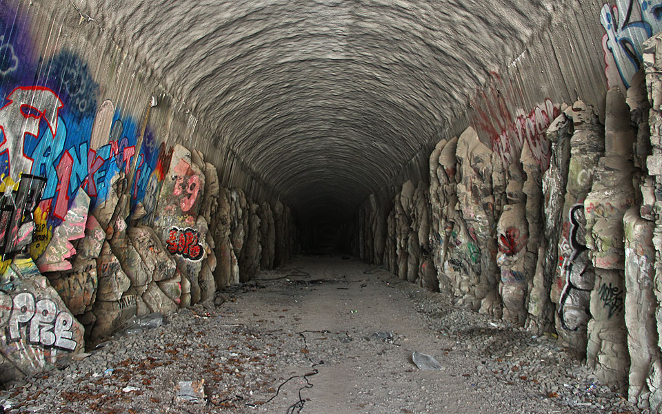 Další osud tunelu je nejasný. Při osvětlení by mohl sloužit jako cyklostezka nebo dokonce jednosměrná silnice, ale napojení na ulici Kumpulantie by bylo terénních úpravách obtížné.