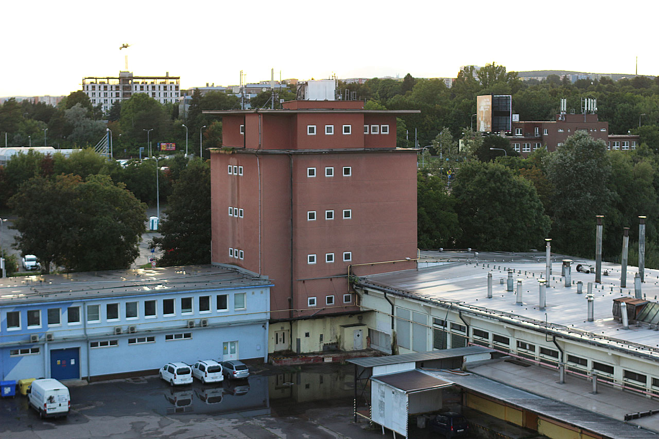 Věž v severozápadním cípu areálu, která zřejmě sloužila také jako menší silo.