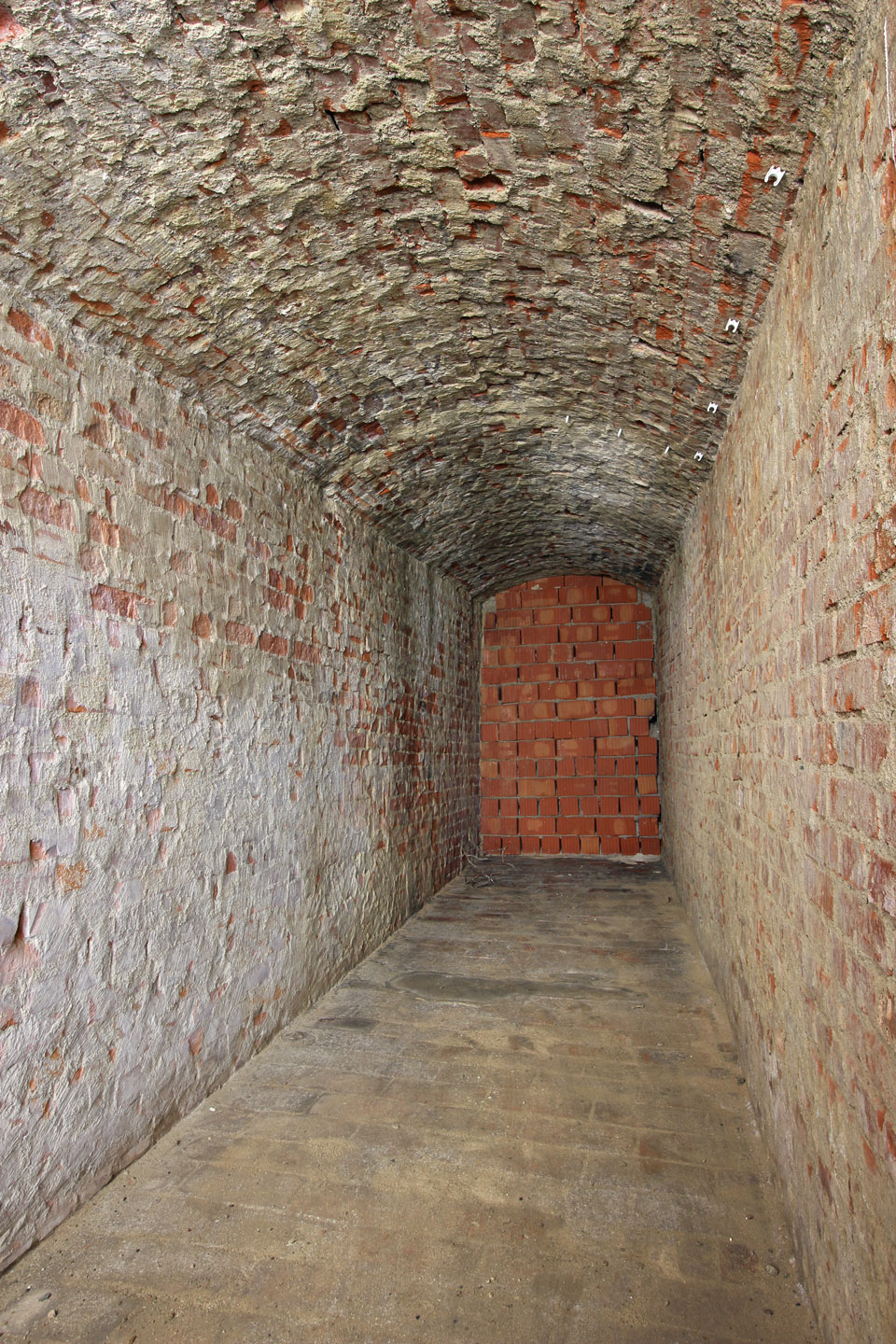 A tudy taky ne. Za srovnání však stojí kvalita tehdejšího a současného zdiva.