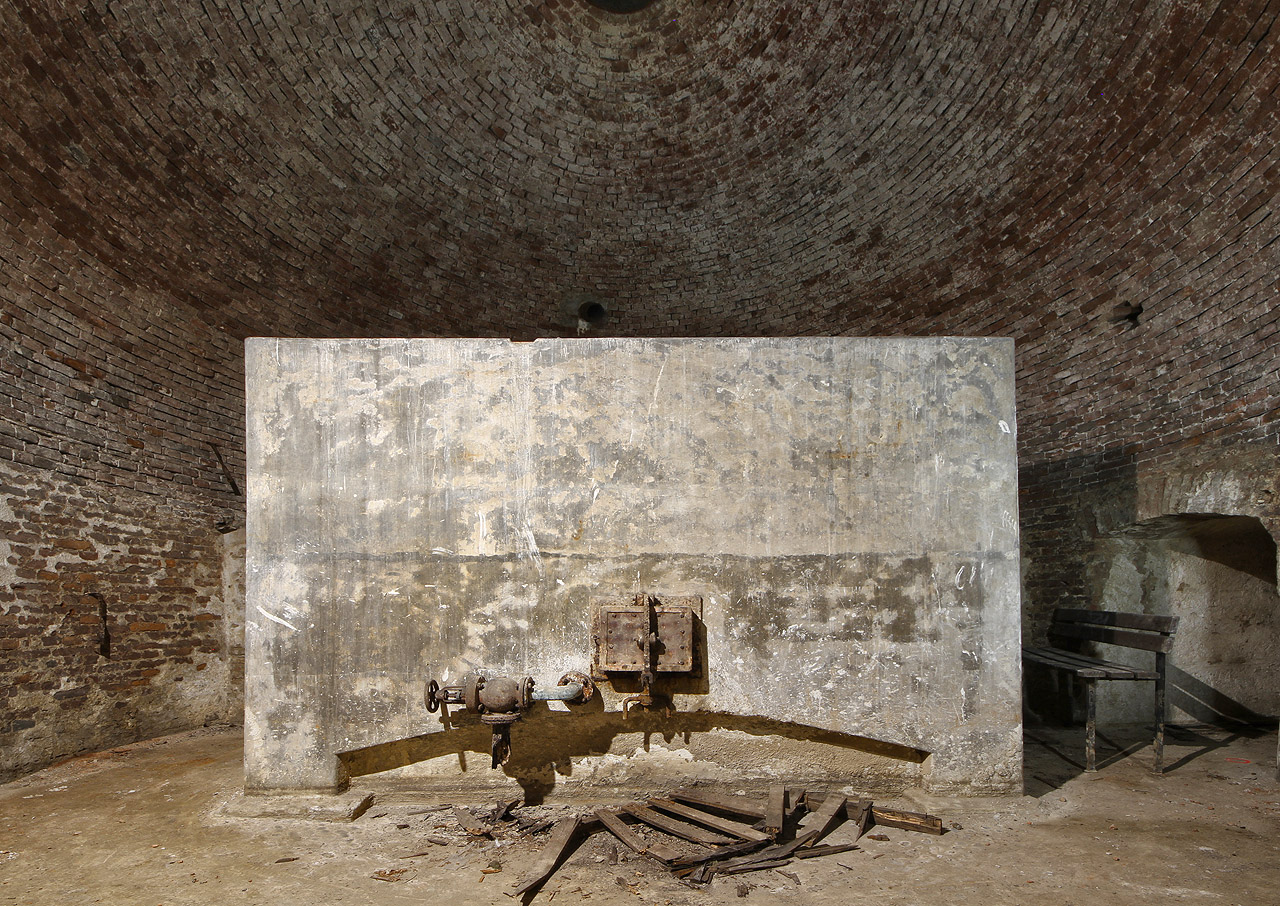 Betonová nádrž v kruhové místnosti zvané prostě „rotunda“ sloužila patrně jako zásobárna vody pro vaření piva. Teoreticky by však mohla sloužit i k samotnému dozrávání ležáku, tak, jak tomu bylo u tanků firmy Rostock & Baerlocher ve sklepích nedalekého pivovaru Moravia, který ten řečkovický v roce 1892 koupil.