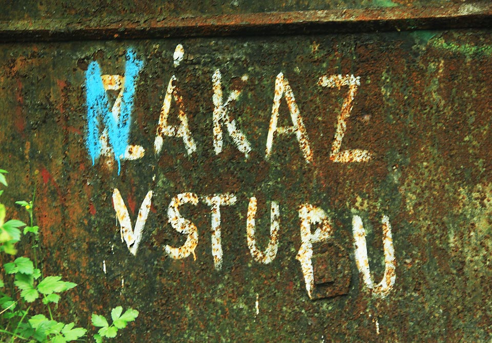 Do prostor podzemní továrny Richard platí výslovný nákaz vstupu!