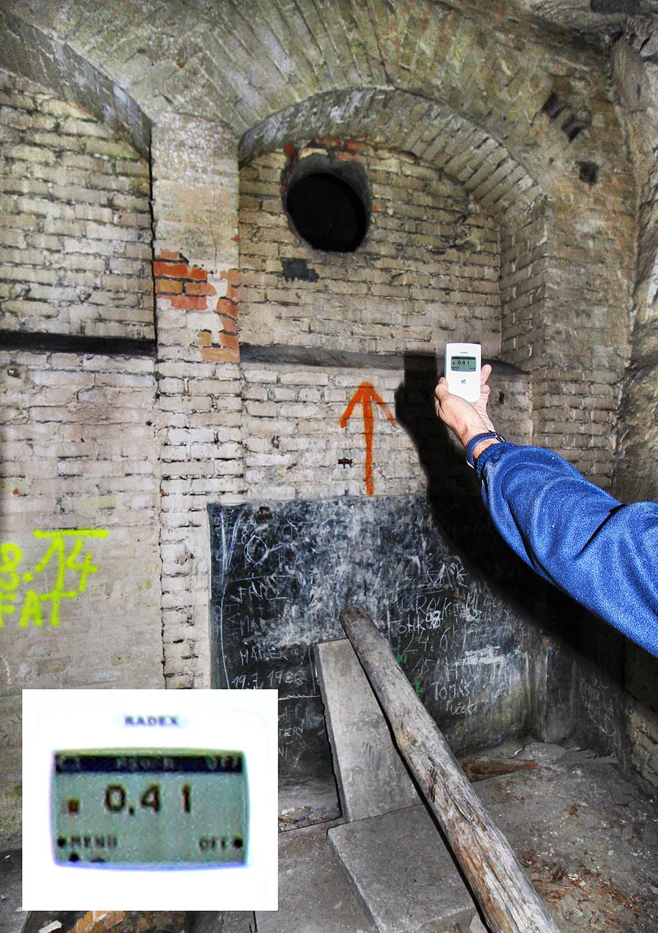 Pozaďová úroveň přirozené radioaktivity je v Česku zhruba mezi 0,07 a 0,27 μvSv/h. Naměřená hodnota 0,41 v podzemí proto patří víceméně k normálu. 