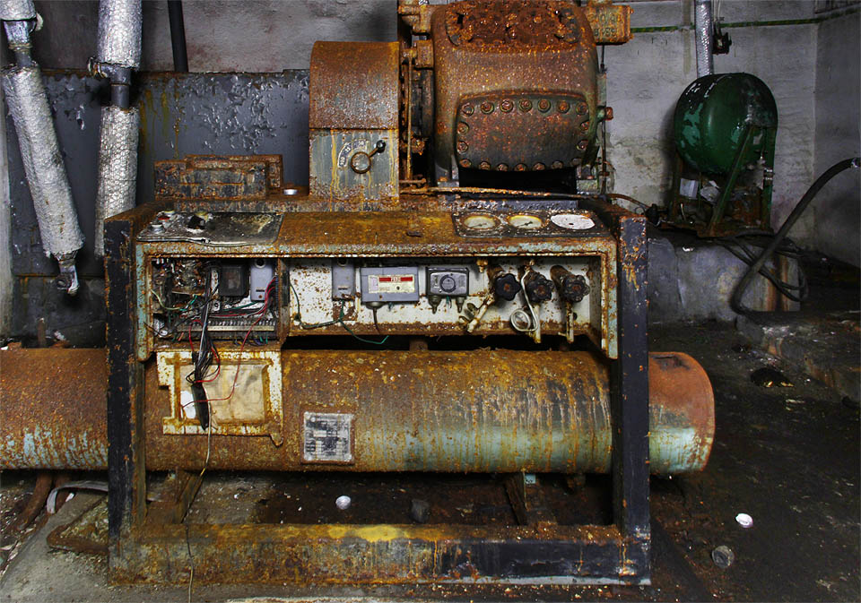 Chladící agregát zblízka a bez tykadel.