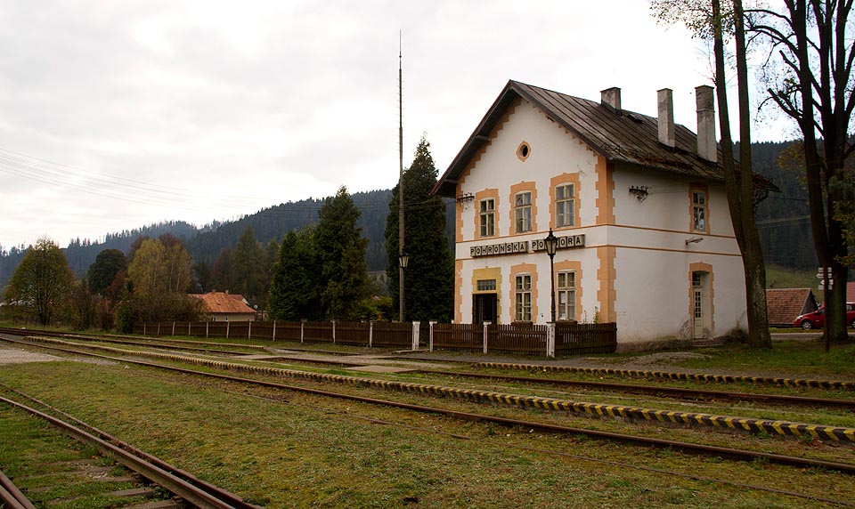 Železniční stanice Pohronská Polhora.