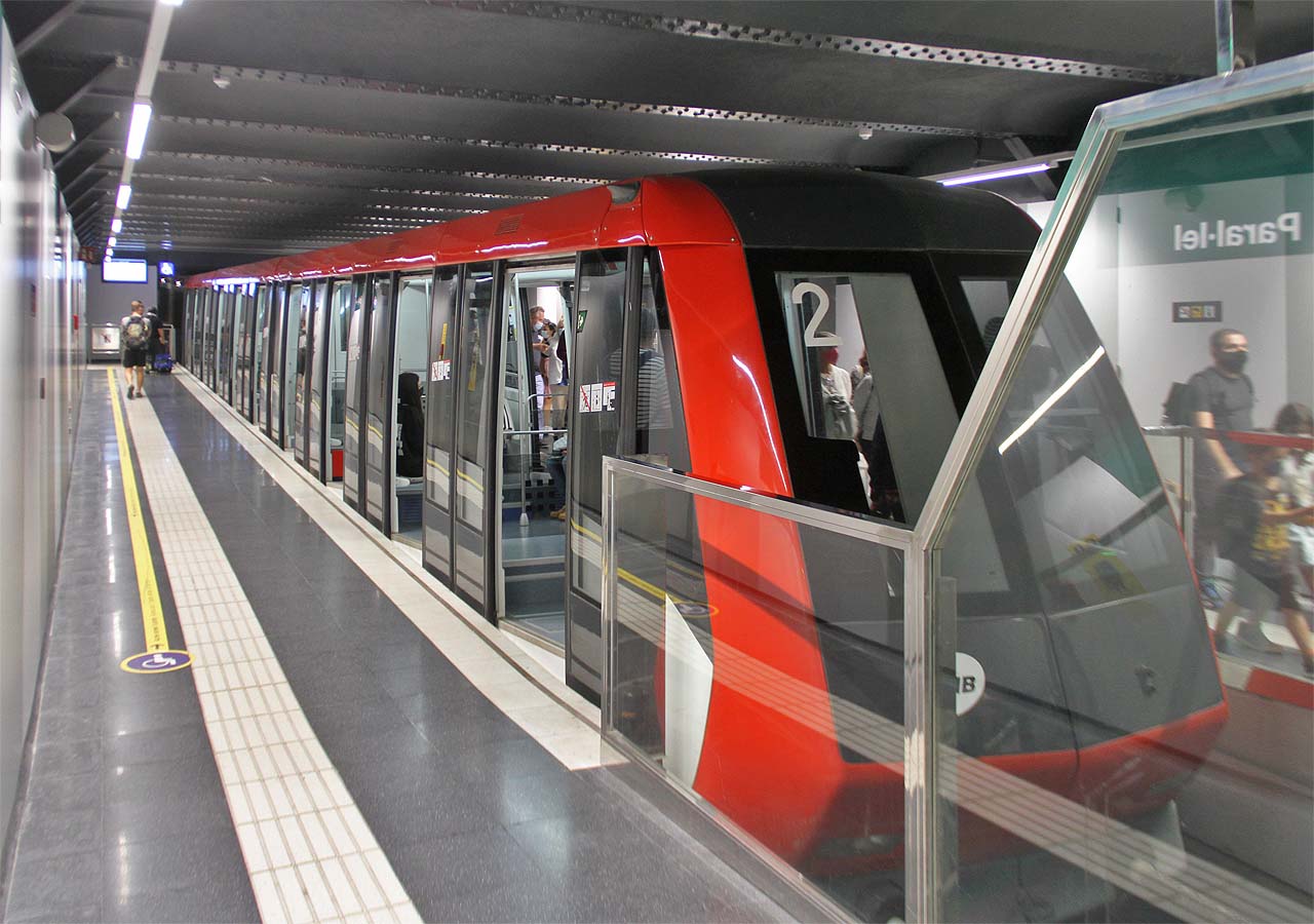 Původní vozy nahradila v roce 1992 moderní vozidla značky Siemens.