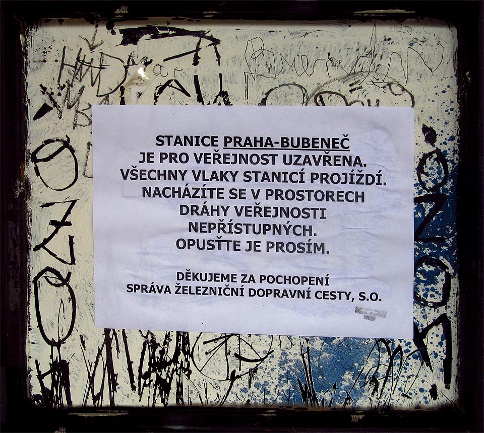 Od 29. srpna 2014 ve stanici Praha-Bubeneč nezastavují žádné vlaky. Stanice samotá zatím ale zrušena nebyla.