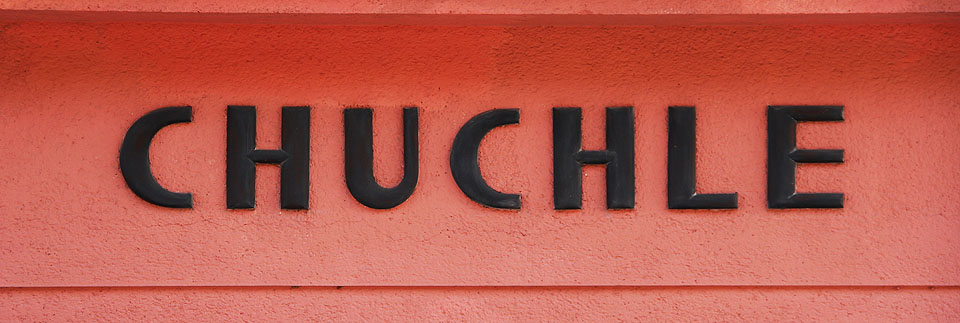 Dříve se zastávka nazývala prozaicky Chuchle.