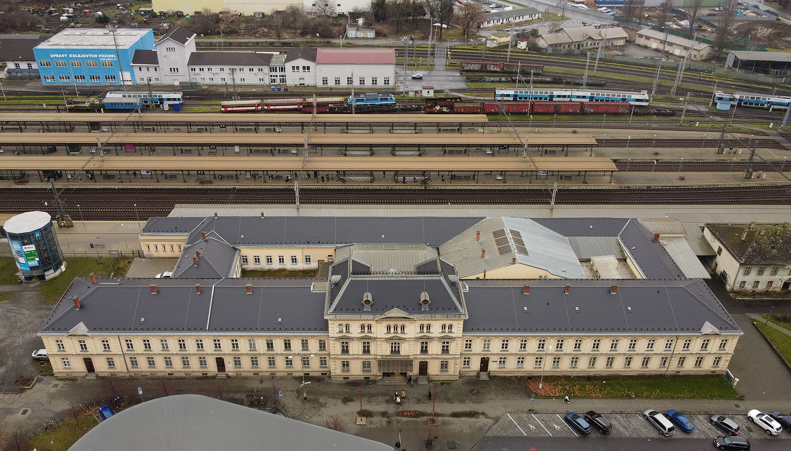 V pořadí druhá výpravní budova železniční stanice Přerov.