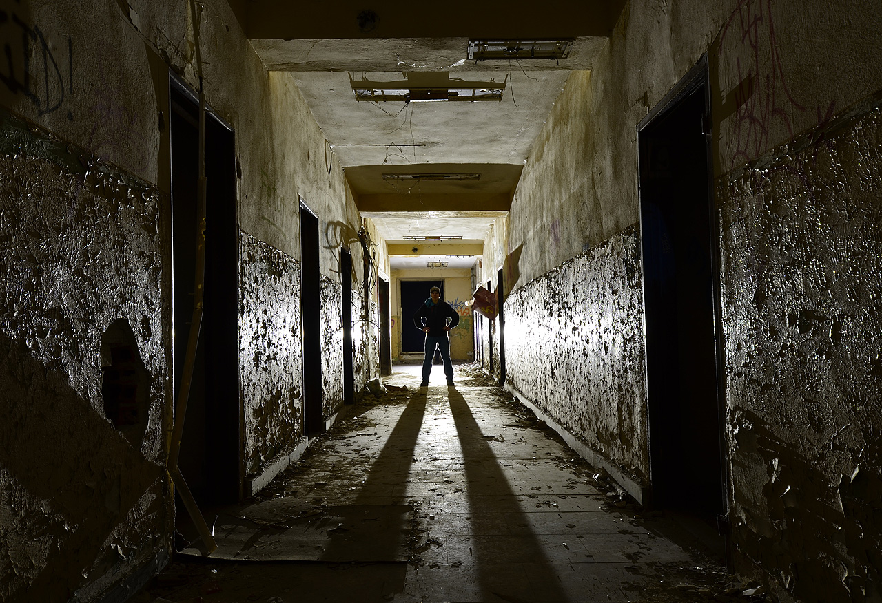 Dvacet let po odchodu slovenské armády příliš komfortní ubytování nenabízí.