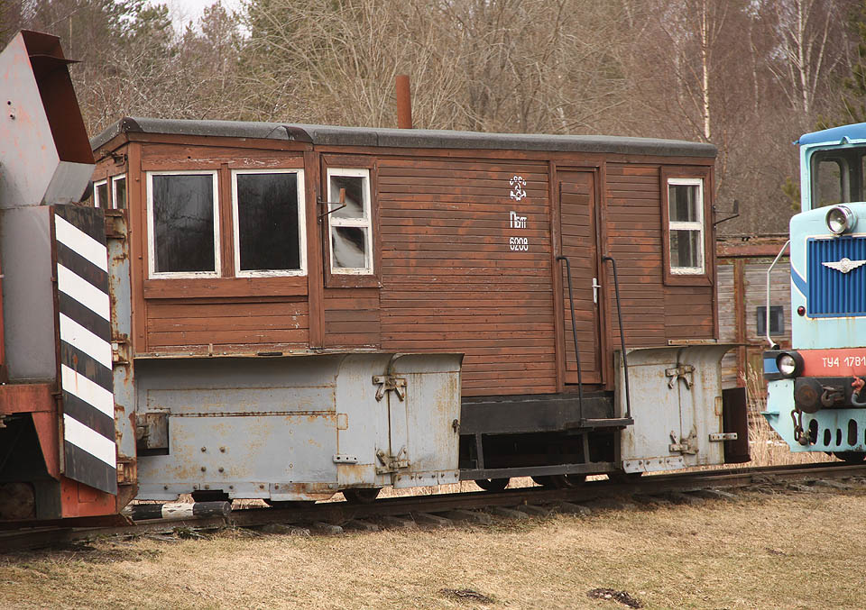 Sněžný pluh stejného typu ЦУМЗ jako na Boržavské dráze se nám zatím nepodařilo přiřadit ke konkrétnímu výrobnímu číslu.