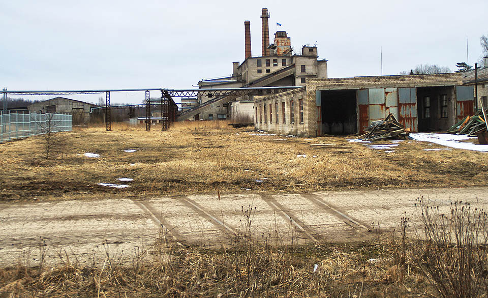 Zde se nacházela hlavní část tootsijské stanice. Koleje se táhly doleva až za nově postavený plot a doprava skrz miniaturní remízu a dílny.